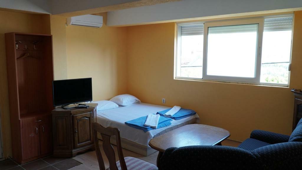 M2 Apartmani Требинье Экстерьер фото